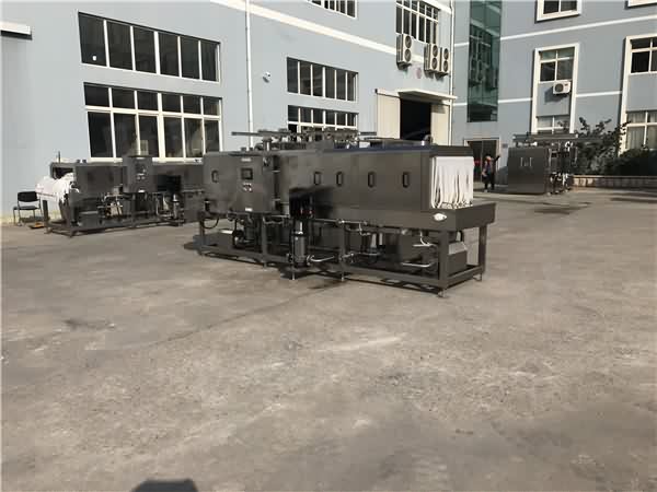 廠家供應自動塑料箱清洗機 降低箱箱清洗成本 食品周轉容器清洗滅菌 廠家供應自動塑料箱清洗機 降低箱箱清洗成本 食品周轉容器清洗滅菌
